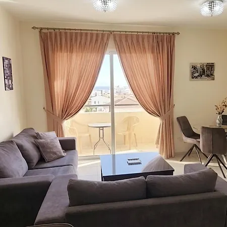 Mit Meerblick, Balkon & Pool, Lage, Nahe Hafen & Nur 5 Minuten Zum * Paphos