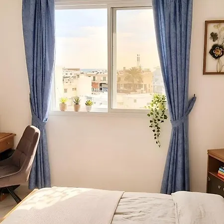 Apartmán Mit Meerblick, Balkon & Pool, Lage, Nahe Hafen & Nur 5 Minuten Zum