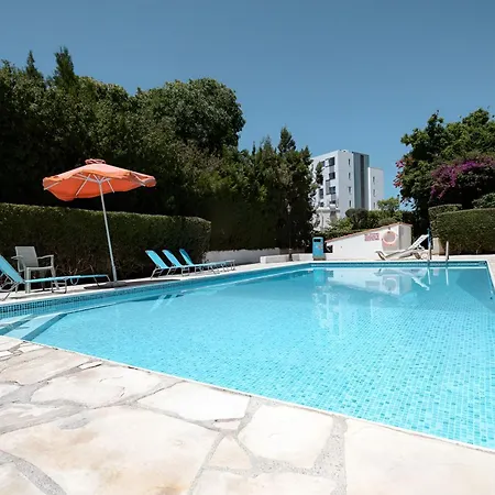 Mit Meerblick, Balkon & Pool, Lage, Nahe Hafen & Nur 5 Minuten Zum Appartamento Paphos